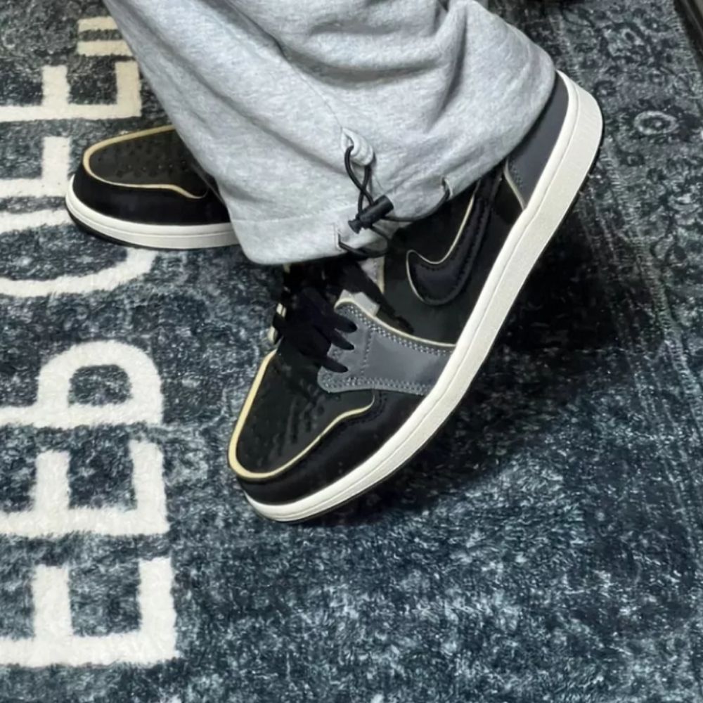 Jordan 1 Low OG EX Black Smoke Grey