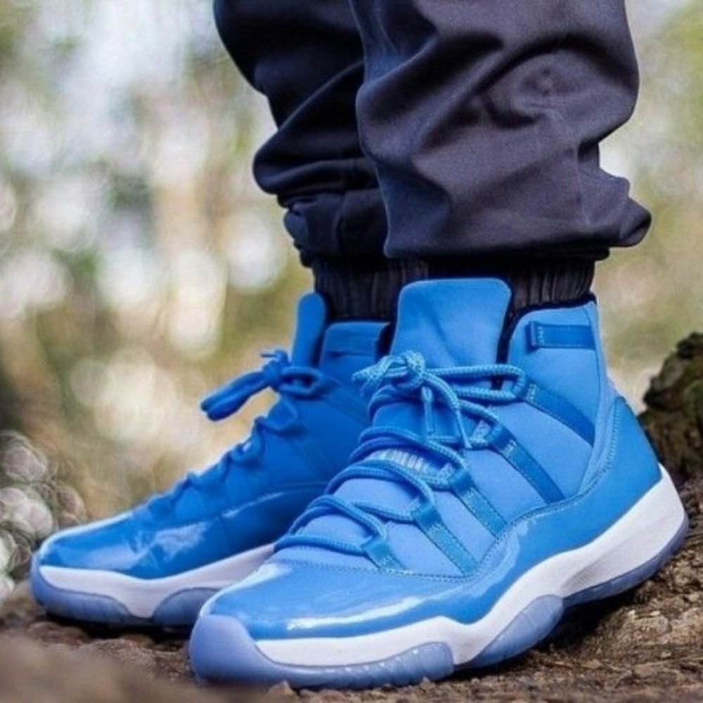 Air Jordan 11 Retro Pantone White