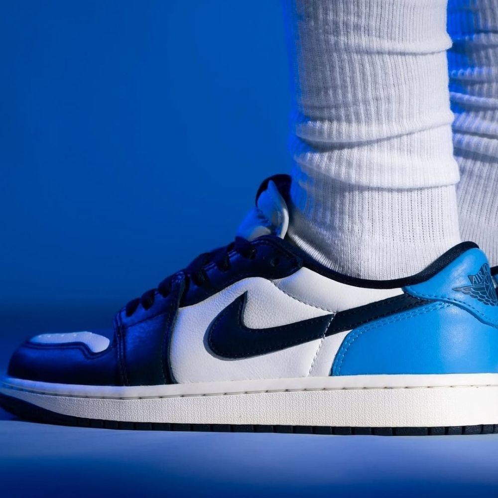 Jordan 1 Low OG Obsidian UNC Blue Black