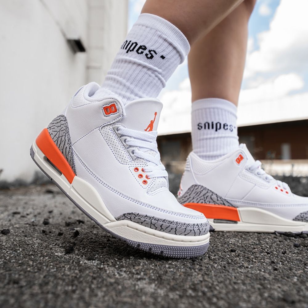 Air Jordan 3 Retro Georgia Peach