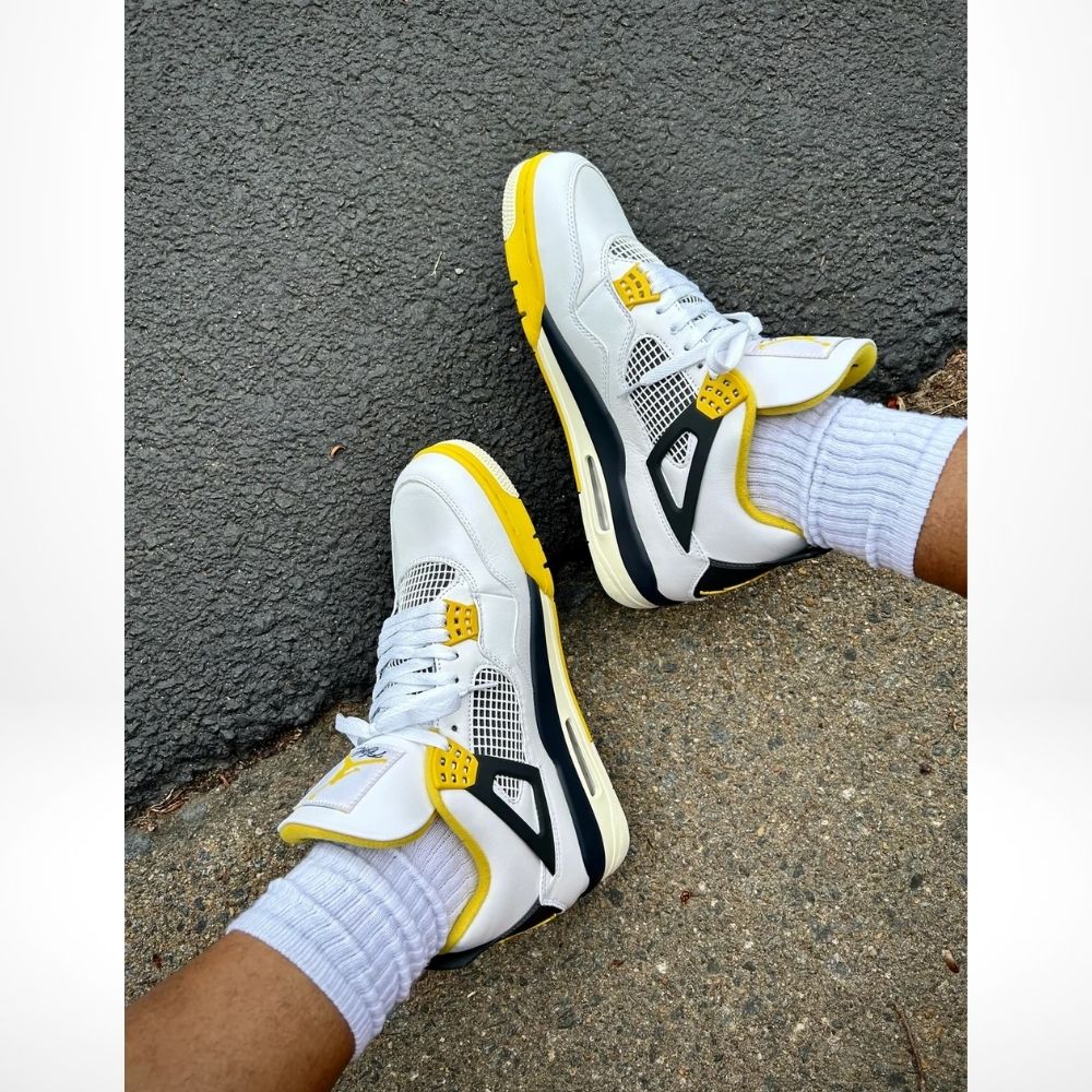 Air Jordan 4 Retro Vivid Sulfur