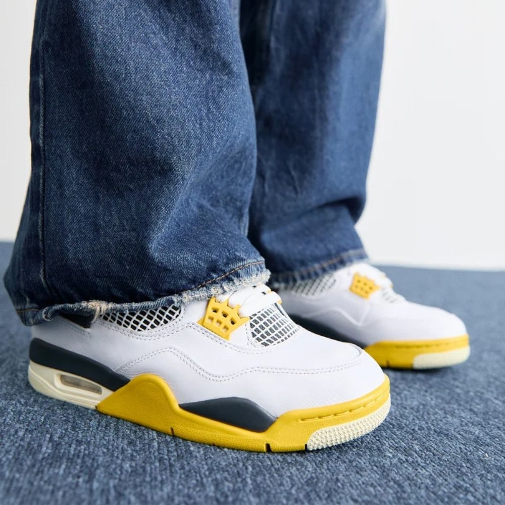Air Jordan 4 Retro Vivid Sulfur