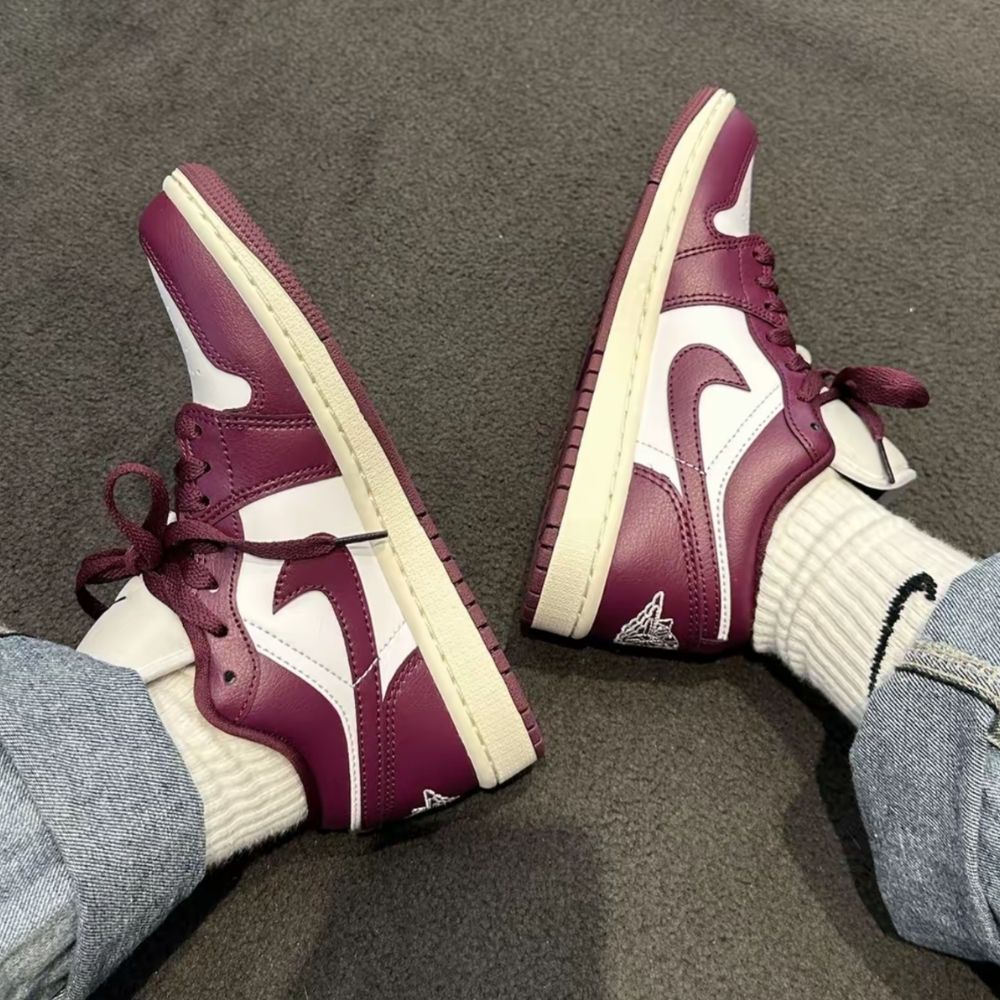 Air Jordan 1 Low White Fireberry